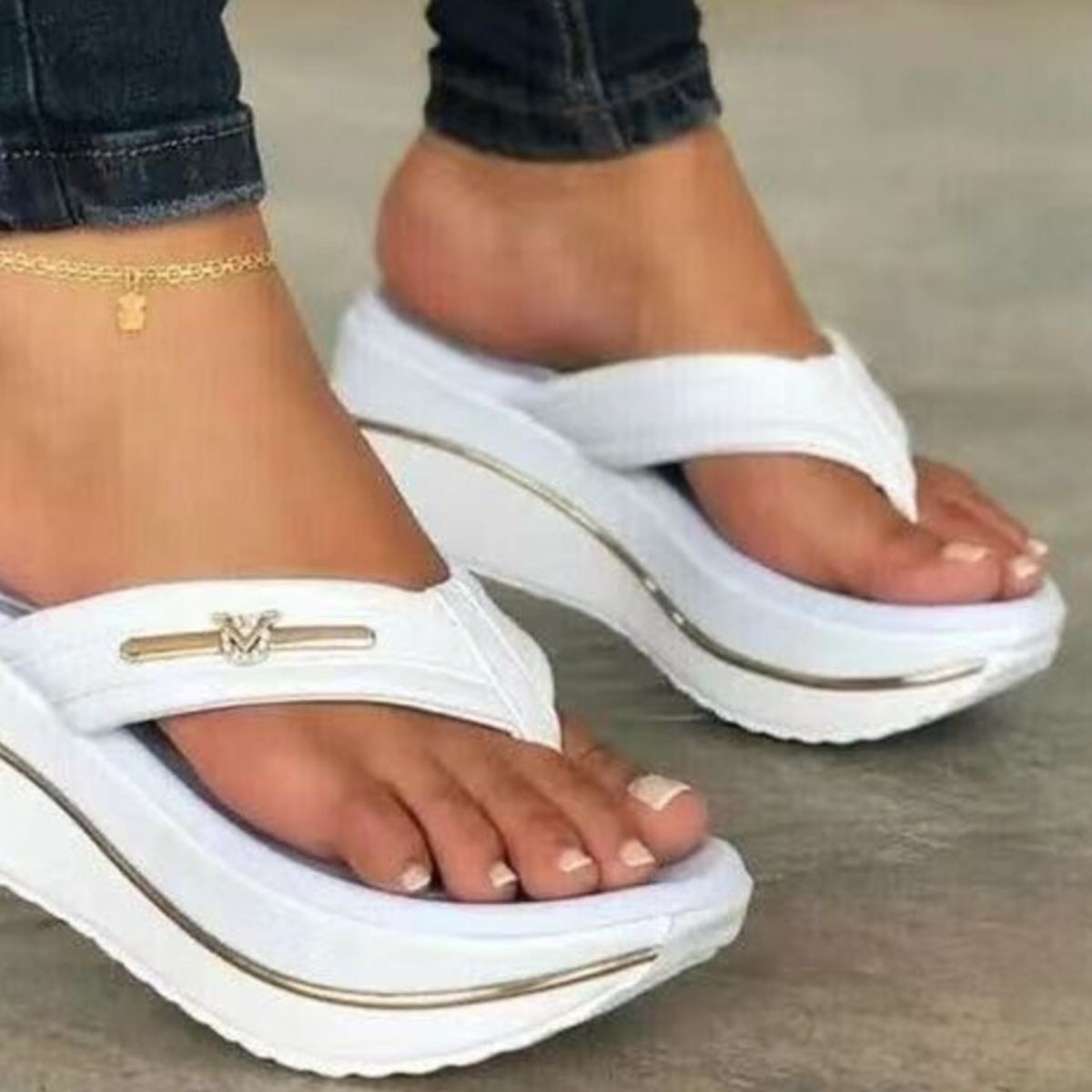 Toe Post Platform Sandals - BelleVieMode